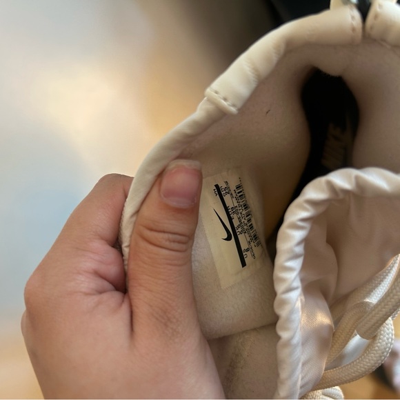 Nike Women's Cream Winter Boots - Picture 5 of 6